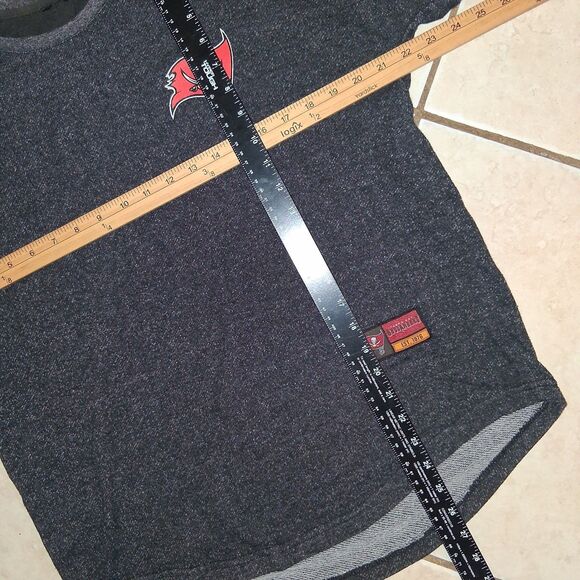 Tampa Bay Buccaneers Women Long Sleeve Shirt Light Sweater Size M/Lg Black Gray - Picture 4 of 5